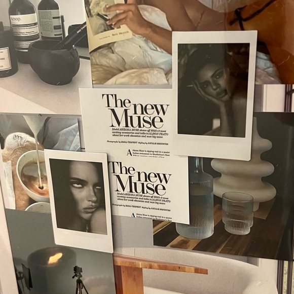 2 KENDALL JENNER POLAROID PRINTS - Picture 5 of 5